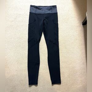 Lululemon 36” black with gray waistband and side pocket leggings women’s 6